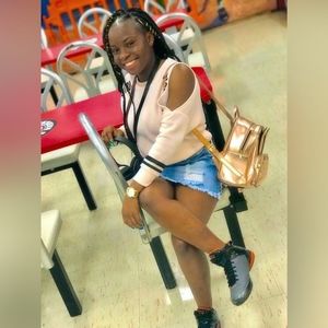 Meet your Posher, Cica